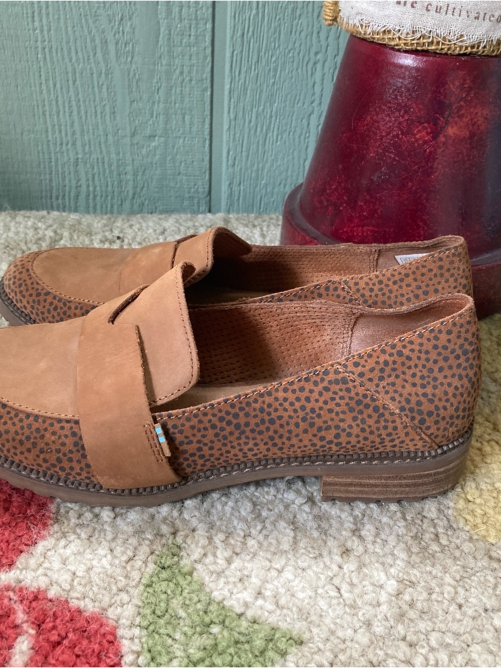 Toms Size 7.5 Mallory Cheetah Print Suede Slip On Loafers - Picture 3 of 11
